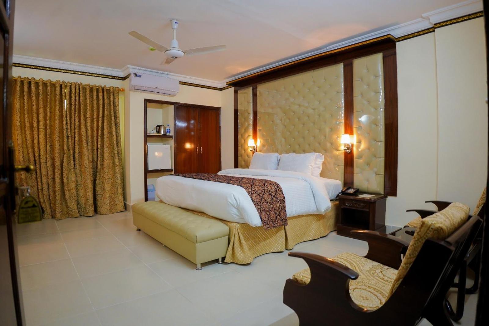 Indus Hotel Hyderabad Exterior foto