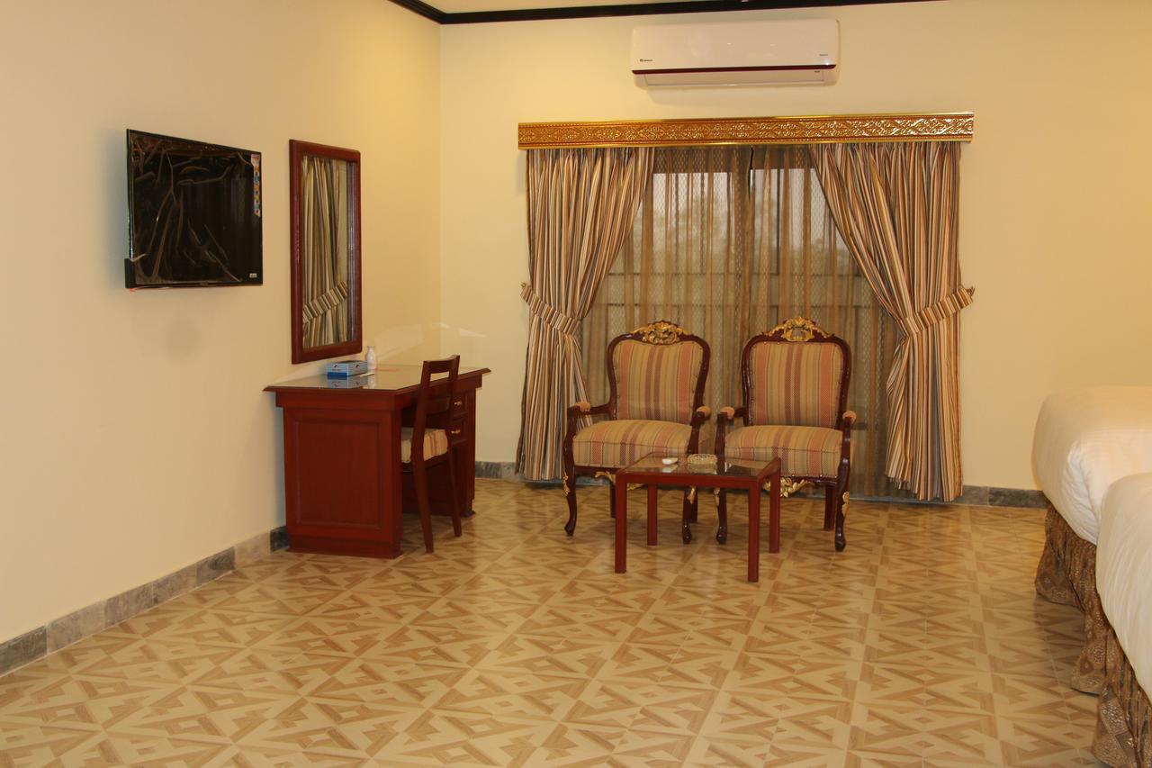 Indus Hotel Hyderabad Exterior foto